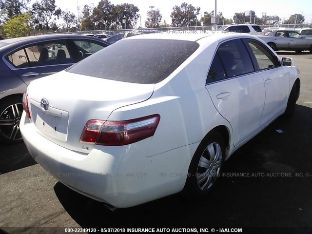 4T1BK46K18U573895 - 2008 TOYOTA CAMRY LE/XLE/SE WHITE photo 4