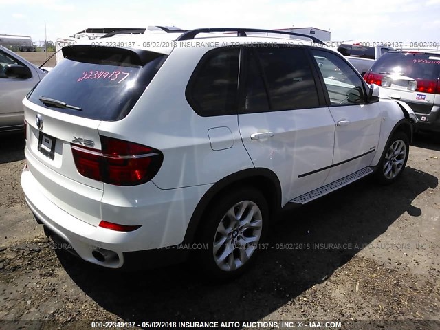 5UXZV4C55CL985212 - 2012 BMW X5 XDRIVE35I WHITE photo 4