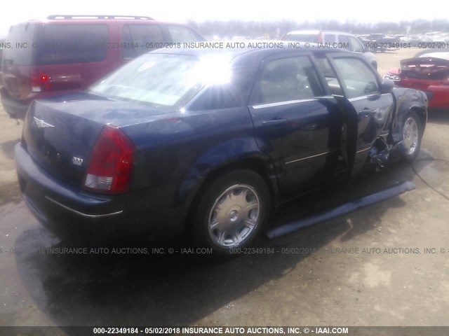 2C3JA53GX5H135727 - 2005 CHRYSLER 300 TOURING BLUE photo 4