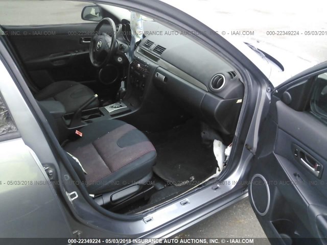 JM1BK343351259981 - 2005 MAZDA 3 HATCHBACK GRAY photo 5