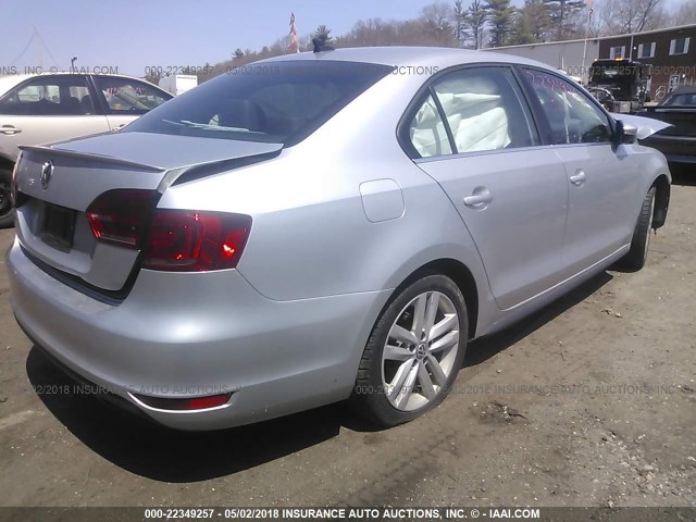 3VW5T7AJ5EM363666 - 2014 VOLKSWAGEN JETTA GLI SILVER photo 4