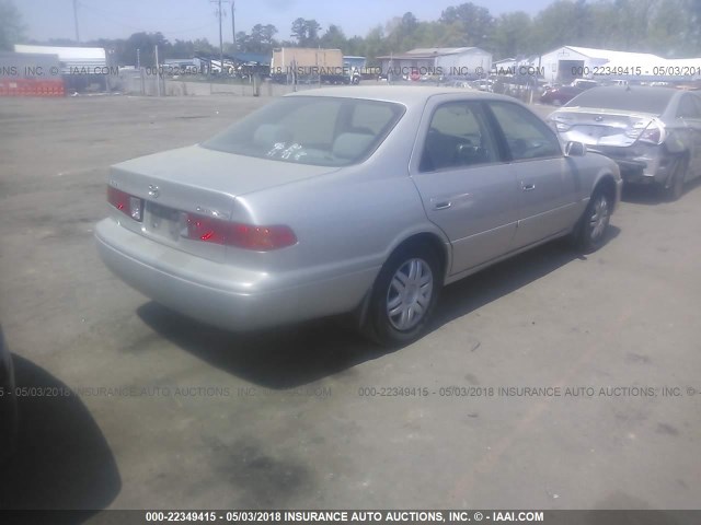 4T1BG22KXYU657242 - 2000 TOYOTA CAMRY CE/LE/XLE 银色 照片 4