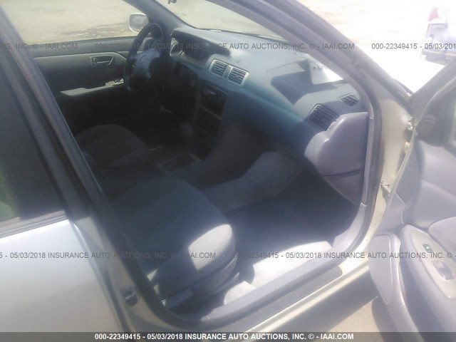 4T1BG22KXYU657242 - 2000 TOYOTA CAMRY CE/LE/XLE 银色 照片 5