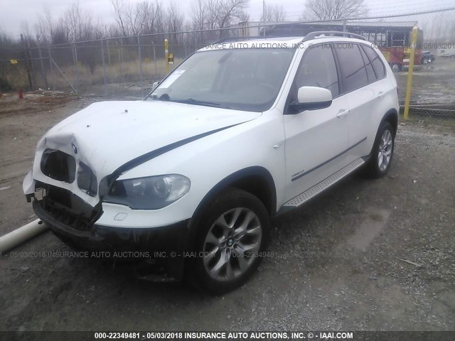 5UXZV4C5XBL740761 - 2011 BMW X5 XDRIVE35I WHITE photo 2