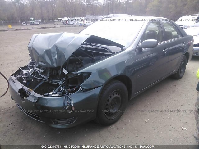 4T1BE32K65U070737 - 2005 TOYOTA CAMRY LE/XLE/SE მწვანე ფოტო 2