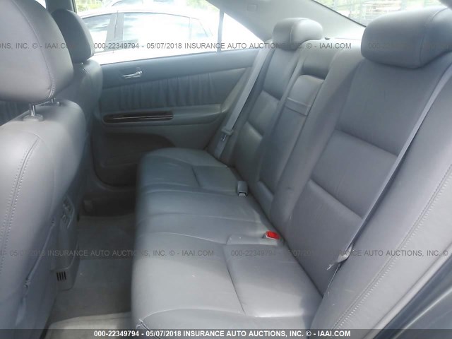 4T1BE30K04U813734 - 2004 TOYOTA CAMRY LE/XLE/SE ნაცრისფერი ფოტო 8