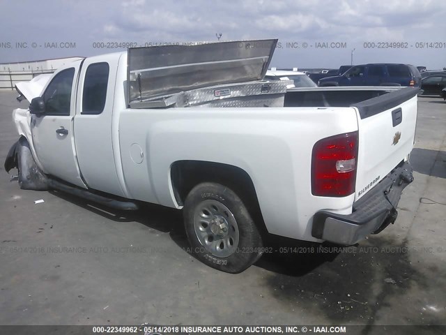 1GCRCPEX3CZ144140 - 2012 CHEVROLET SILVERADO C1500 WHITE photo 3