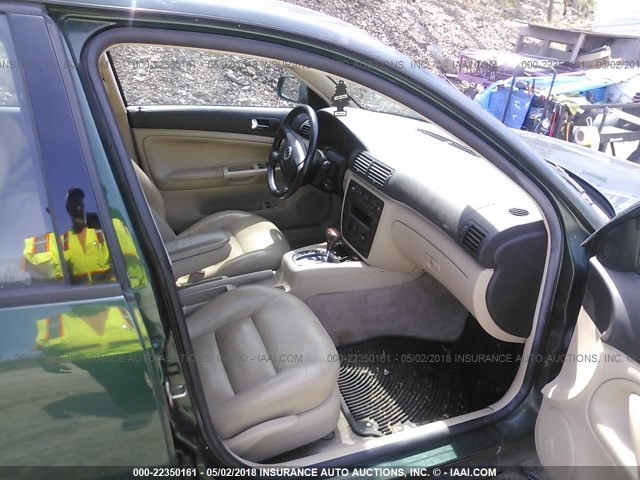 WVWMA23BXYP297949 - 2000 VOLKSWAGEN PASSAT GLS GREEN photo 5