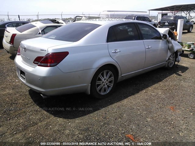 4T1BK36B88U275256 - 2008 TOYOTA AVALON XL/XLS/TOURING/LIMITED SILVER photo 4