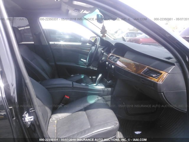 WBANV13588CZ56127 - 2008 BMW 528 XI BLACK photo 5