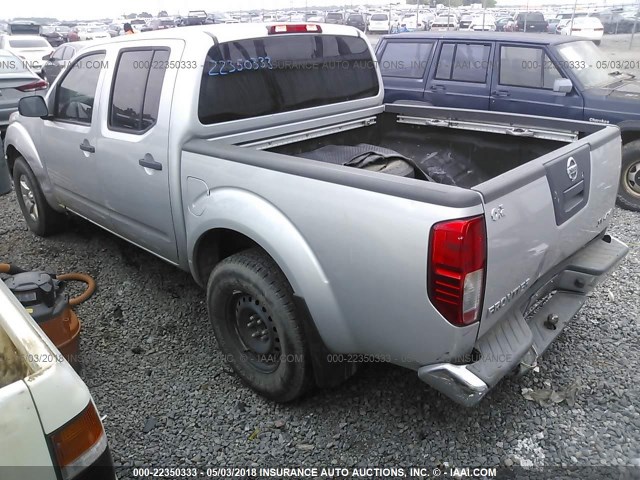 1N6AD0EVXBC408193 - 2011 NISSAN FRONTIER S/SV/SL/PRO-4X SILVER photo 3