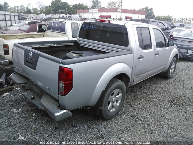 1N6AD0EVXBC408193 - 2011 NISSAN FRONTIER S/SV/SL/PRO-4X SILVER photo 4