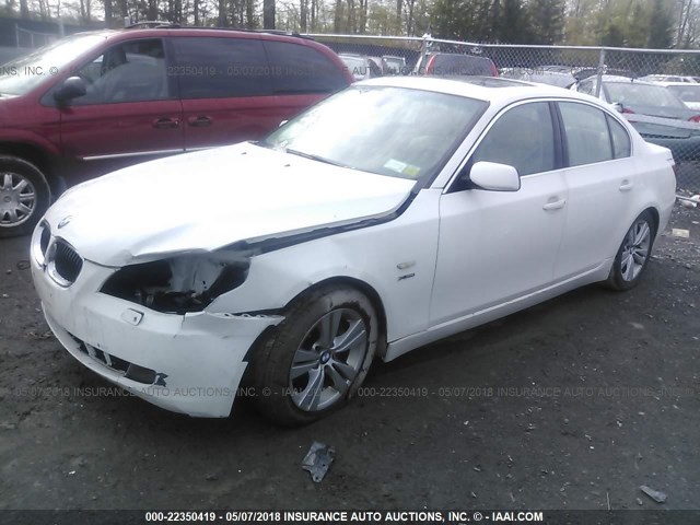 WBANV1C57AC157218 - 2010 BMW 528 XI WHITE photo 2