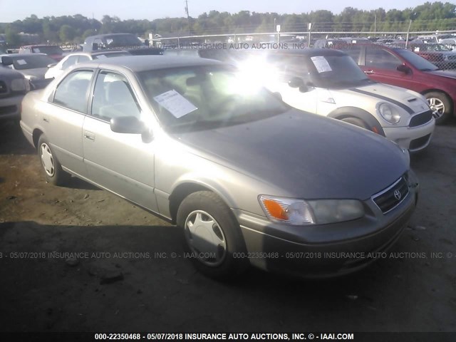 4T1BG22K7YU627261 - 2000 TOYOTA CAMRY CE/LE/XLE 银色 照片 1