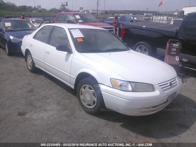 4T1BG22K7WU844631 - 1998 TOYOTA CAMRY CE/LE/XLE 白色 照片 1