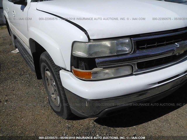 1GNEC16Z24J315687 - 2004 CHEVROLET SUBURBAN C1500 WHITE photo 6