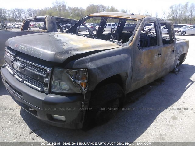 3GCRKSE37AG176640 - 2010 CHEVROLET SILVERADO K1500 LT GRAY photo 2