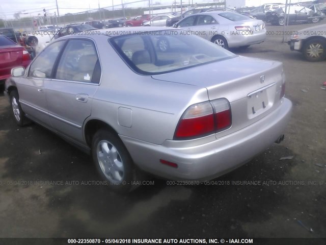 1HGCE6671TA003009 - 1996 HONDA ACCORD EX/EX-R SILVER photo 3