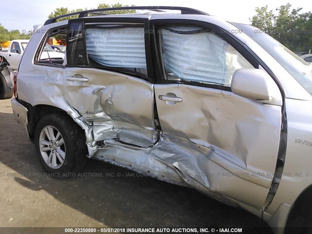 JTEEW21A560020370 - 2006 TOYOTA HIGHLANDER HYBRID SILVER photo 6