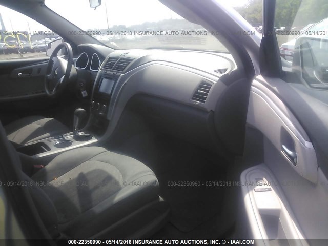 1GNLVFED4AS121723 - 2010 CHEVROLET TRAVERSE LT SILVER photo 5