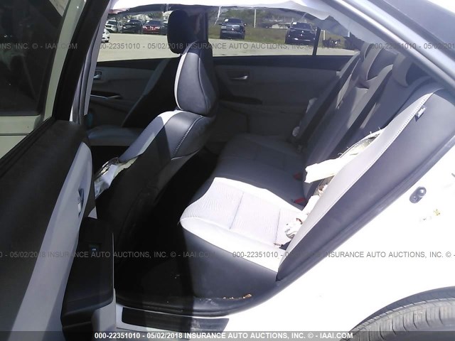 4T1BF1FK6HU272350 - 2017 TOYOTA CAMRY LE/XLE/SE/XSE WHITE photo 8