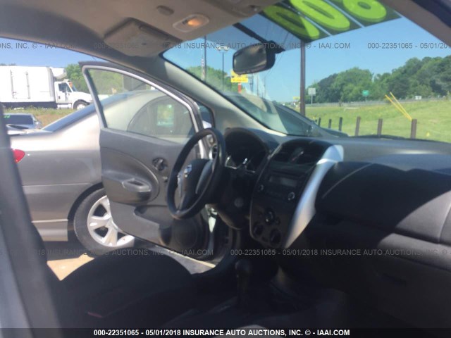 3N1CE2CP1FL387787 - 2015 NISSAN VERSA NOTE S/S PLUS/SV/SL/SR SILVER photo 5