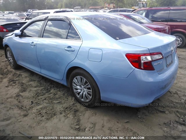 4T1BF1FK0CU632186 - 2012 TOYOTA CAMRY SE/LE/XLE Light Blue photo 3