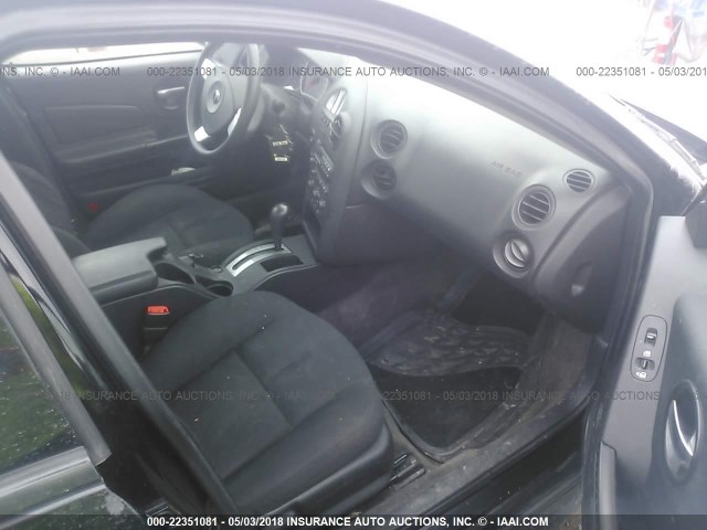 2G2WP552761296942 - 2006 PONTIAC GRAND PRIX BLACK photo 5