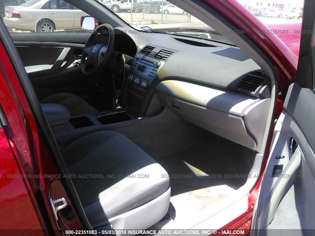 4T1BE46K07U091568 - 2007 TOYOTA CAMRY CE/LE/XLE/SE RED photo 5