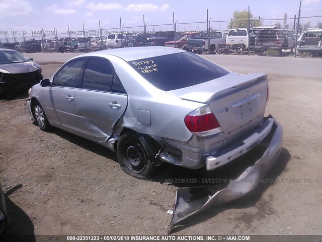 4T1BE32K46U122402 - 2006 TOYOTA CAMRY LE/XLE/SE Күміс фото 3