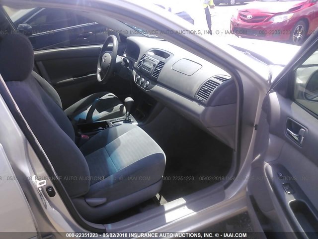 4T1BE32K46U122402 - 2006 TOYOTA CAMRY LE/XLE/SE Күміс фото 5