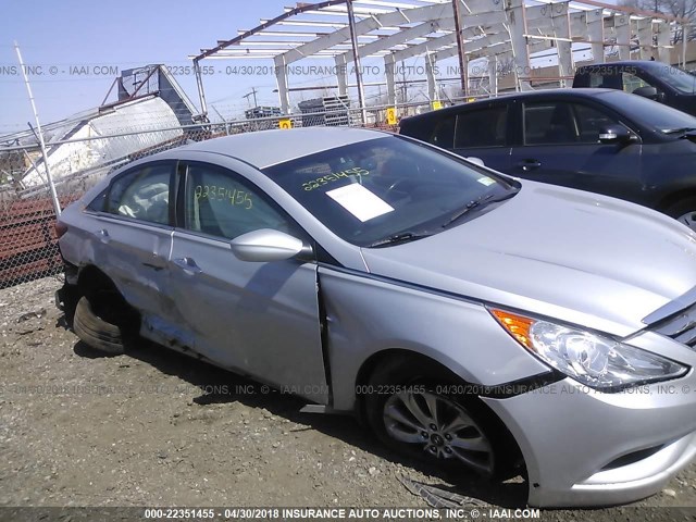 5NPEC4AC4BH275941 - 2011 HYUNDAI SONATA SE/LIMITED SILVER photo 6