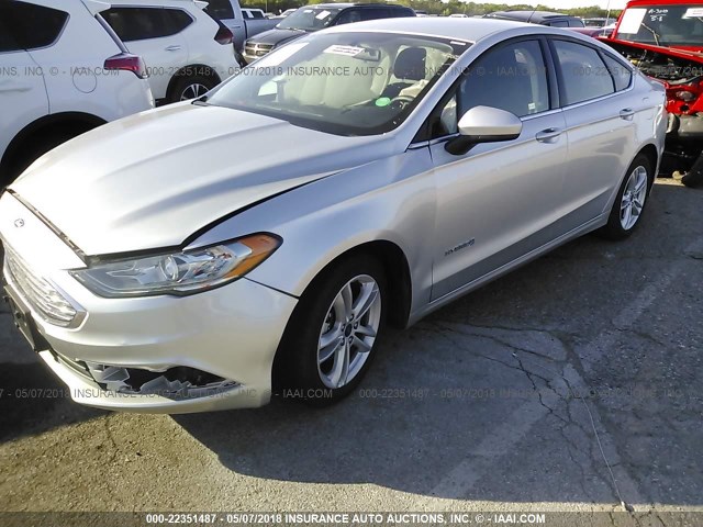 3FA6P0LU4JR138233 - 2018 FORD FUSION SE HYBRID SILVER photo 2