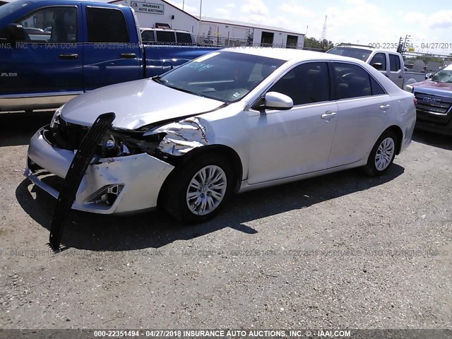 4T4BF1FK5CR261127 - 2012 TOYOTA CAMRY SE/LE/XLE Серебристый фото 2