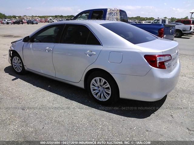 4T4BF1FK5CR261127 - 2012 TOYOTA CAMRY SE/LE/XLE Серебристый фото 3