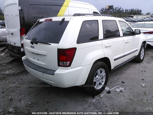 1J8GS48KX7C517099 - 2007 JEEP GRAND CHEROKEE LAREDO/COLUMBIA/FREEDOM WHITE photo 4