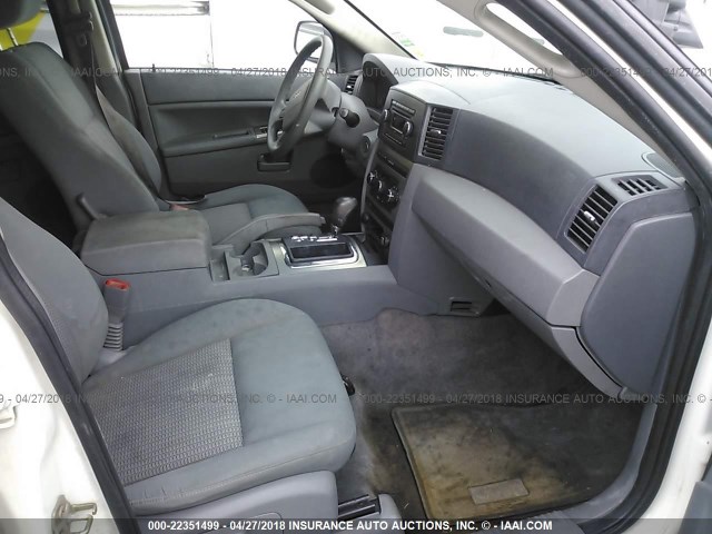 1J8GS48KX7C517099 - 2007 JEEP GRAND CHEROKEE LAREDO/COLUMBIA/FREEDOM 白色 照片 5