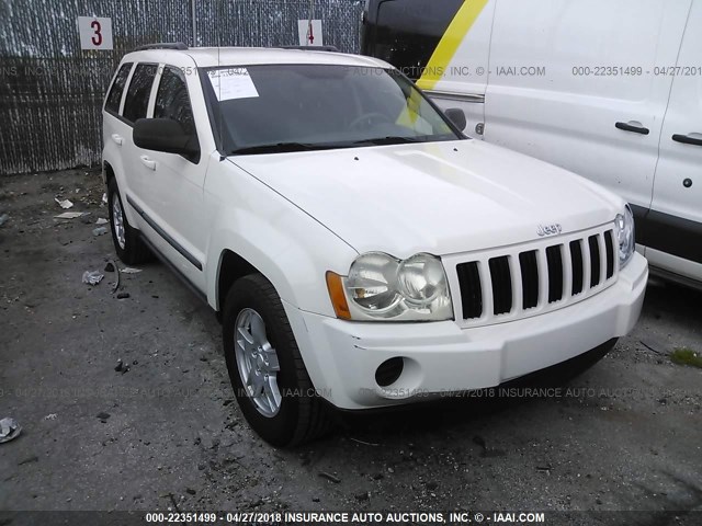 1J8GS48KX7C517099 - 2007 JEEP GRAND CHEROKEE LAREDO/COLUMBIA/FREEDOM WHITE photo 6