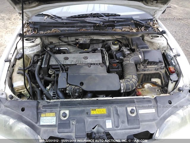 1G1JF12T1W7110242 - 1998 CHEVROLET CAVALIER Z24 WHITE photo 10