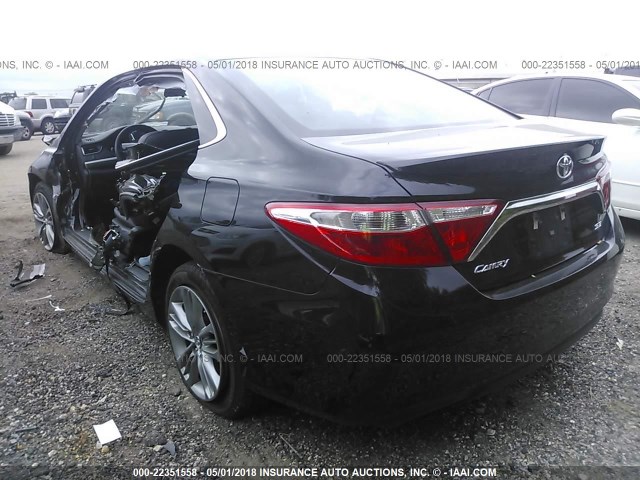 4T1BF1FK4HU645465 - 2017 TOYOTA CAMRY LE/XLE/SE/XSE BLACK photo 3