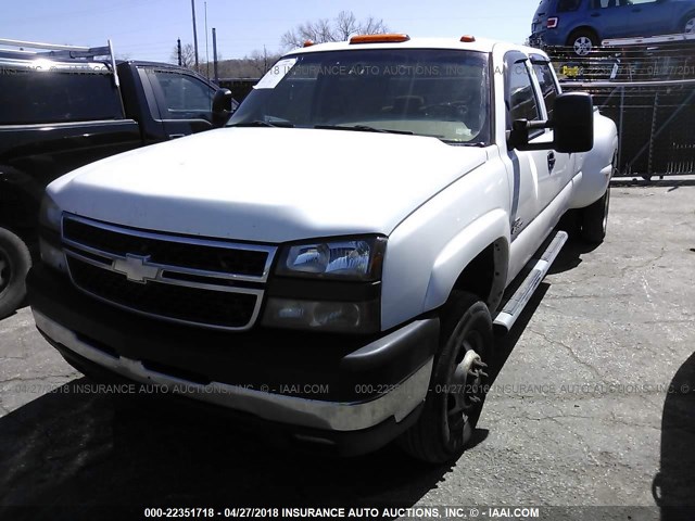 1GCJK33D57F155875 - 2007 CHEVROLET SILVERADO K3500 WHITE photo 2