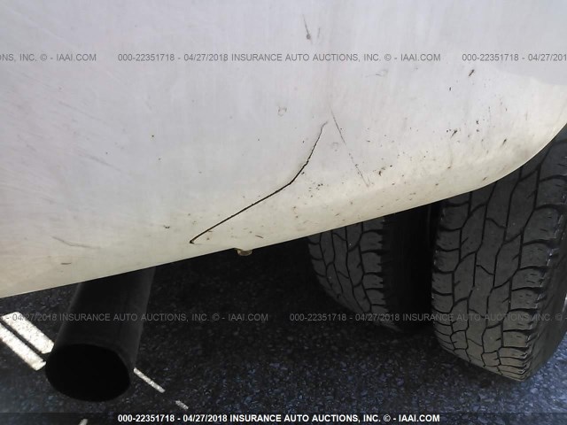 1GCJK33D57F155875 - 2007 CHEVROLET SILVERADO K3500 WHITE photo 6