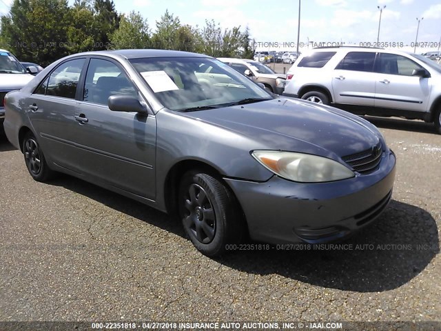 4T1BE32K82U534946 - 2002 TOYOTA CAMRY LE/XLE/SE GRAY photo 1