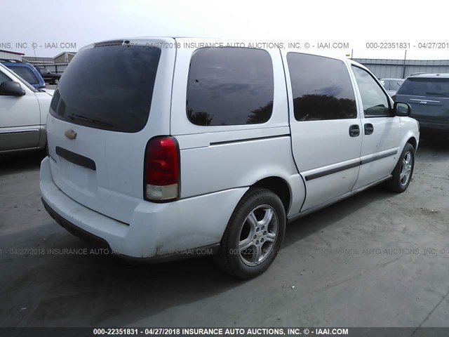 1GNDV231X7D166832 - 2007 CHEVROLET UPLANDER LS WHITE photo 4