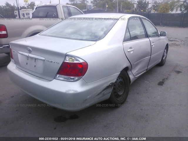 4T1BE32K35U549181 - 2005 TOYOTA CAMRY LE/XLE/SE ვერცხლისფერი ფოტო 4