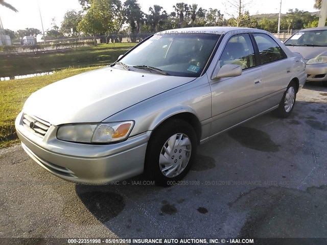 4T1BG22K61U777657 - 2001 TOYOTA CAMRY CE/LE/XLE SILVER photo 2