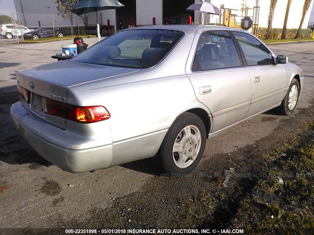 4T1BG22K61U777657 - 2001 TOYOTA CAMRY CE/LE/XLE 银色 照片 4