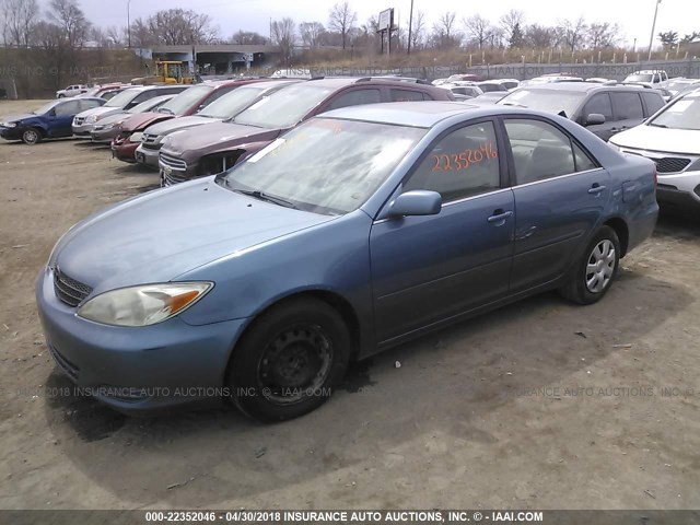 4T1BE32K43U674042 - 2003 TOYOTA CAMRY LE/XLE/SE ლურჯი ფოტო 2