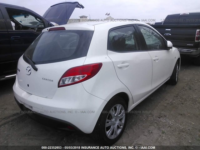 JM1DE1HY5B0115506 - 2011 MAZDA MAZDA2 WHITE photo 4