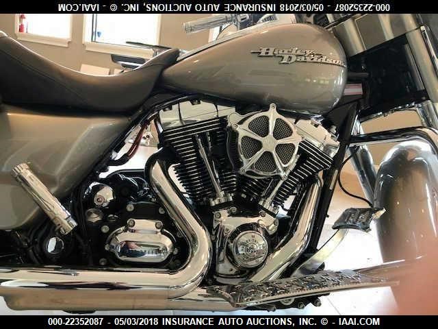 1HD1KB4139Y611991 - 2009 HARLEY-DAVIDSON FLHX SILVER photo 8